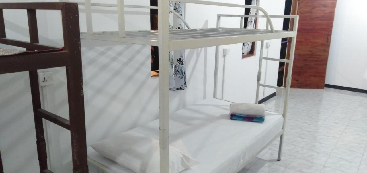 Walkers Hostel Trincomalee Dış mekan fotoğraf