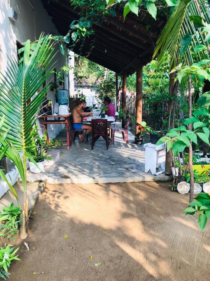 Walkers Hostel Trincomalee Dış mekan fotoğraf